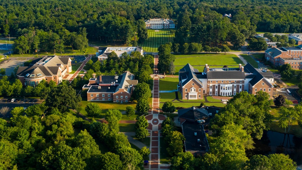 International Applicants | Stonehill College