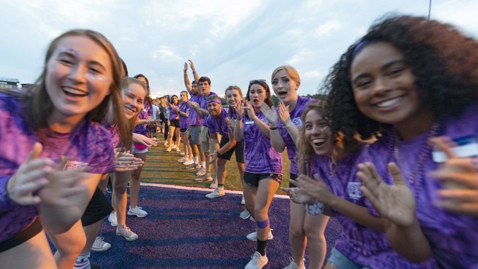 Orientation leaders welcome students to Stonehill. 