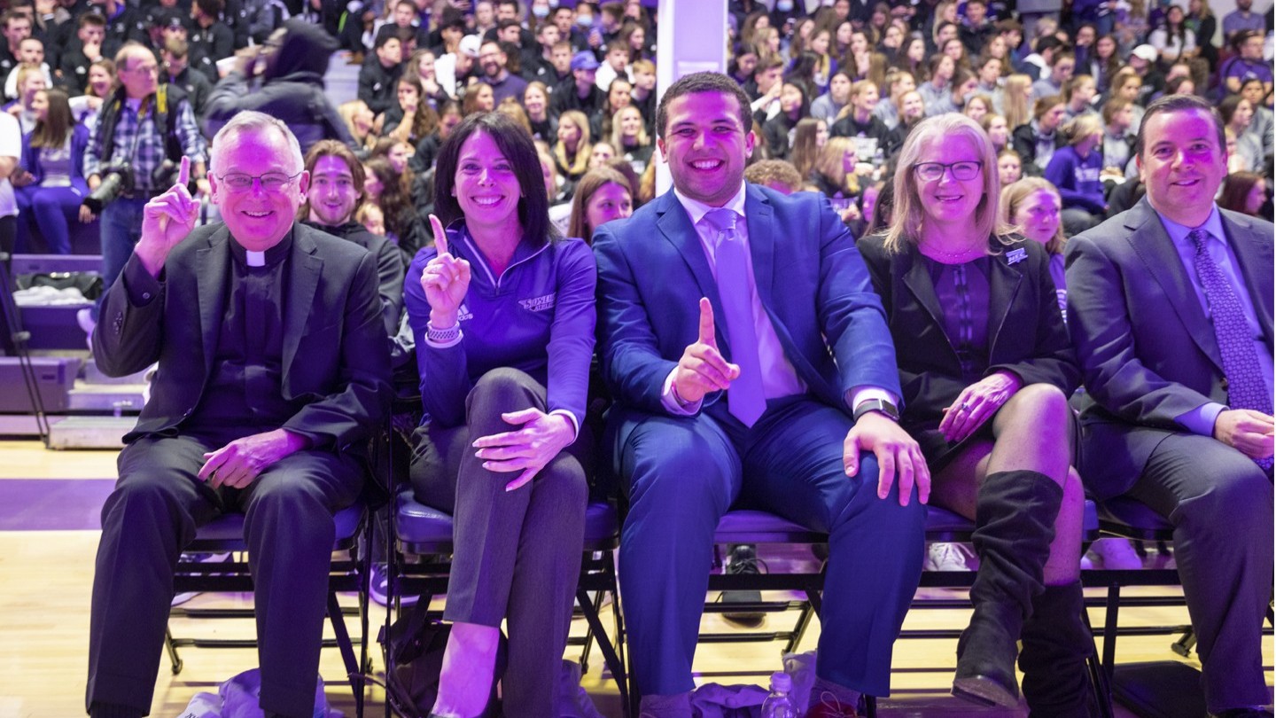 Skyhawk Talk Stonehill Alumni Magazine Stonehill College