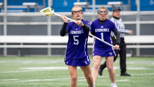 Neave Bowman ’28 (left)