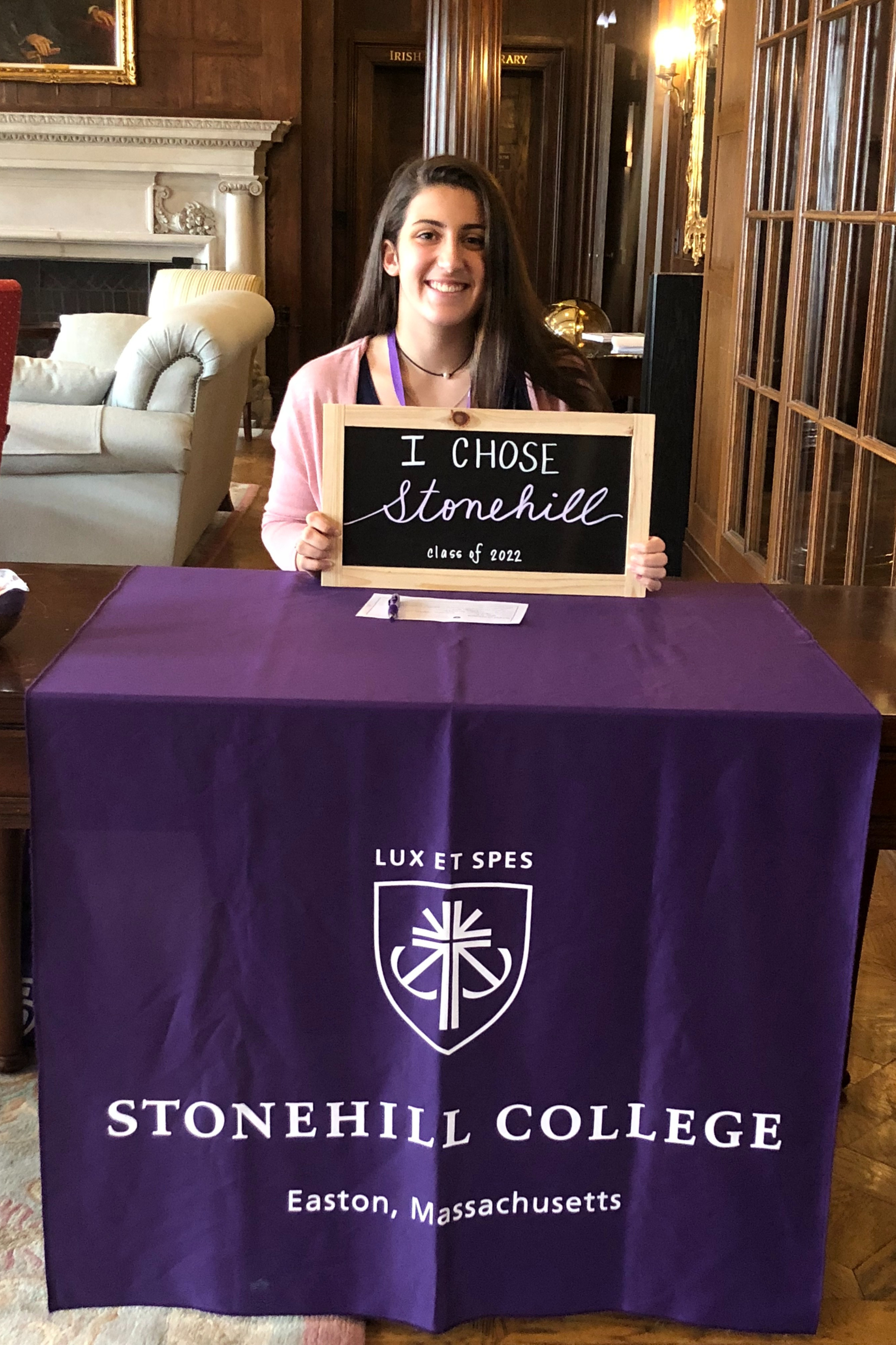 Sydney commits to Stonehill