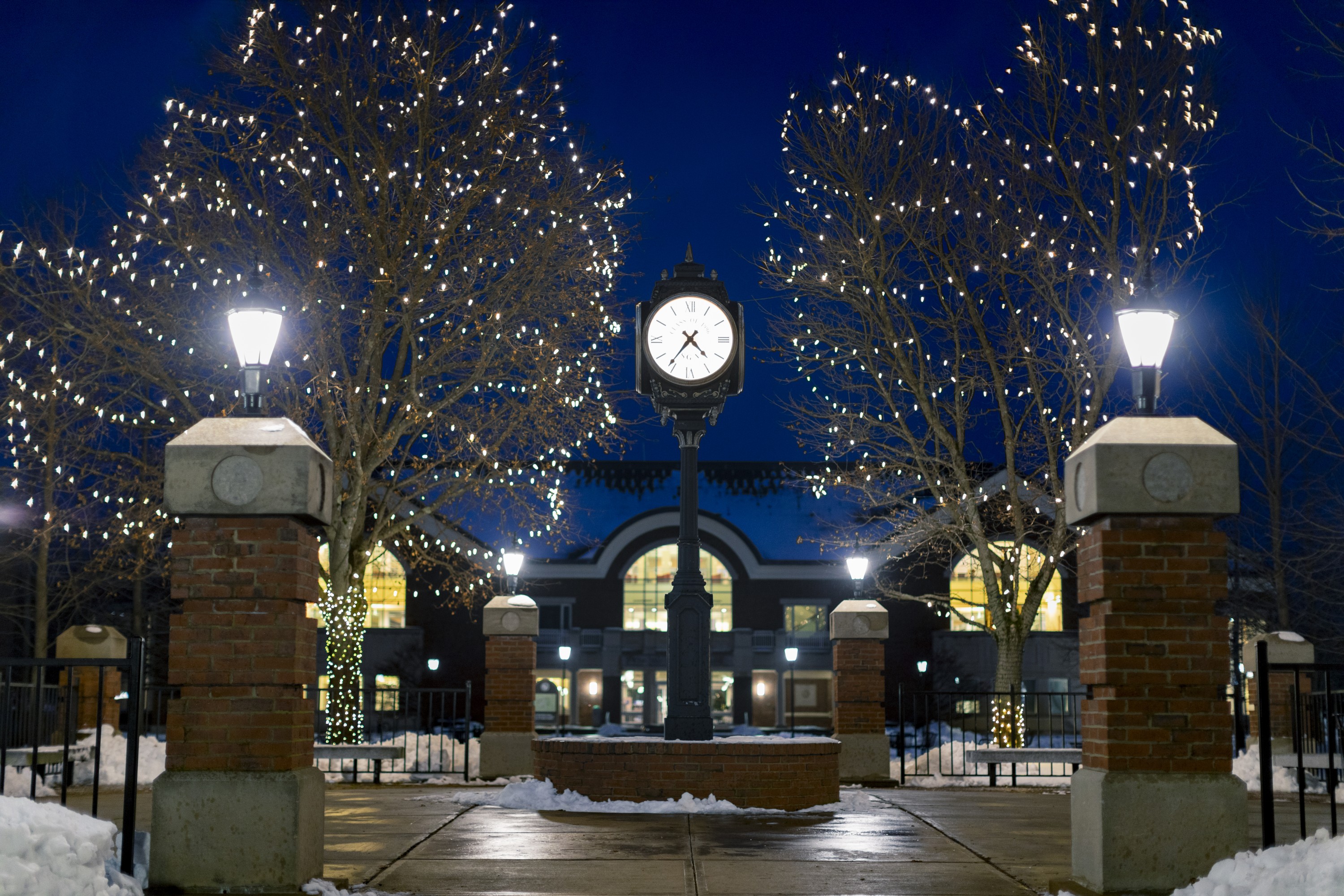 Clock and MacPhaidin Library